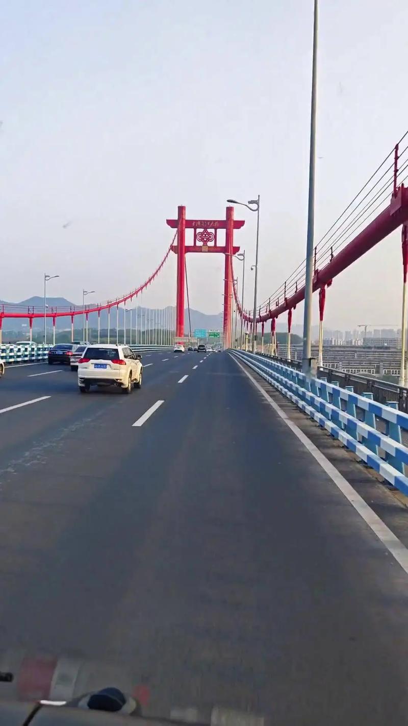 重庆限行大桥,重庆限行大桥和隧道-第4张图片 重庆限行大桥,重庆限行大桥和隧道-第4张图片