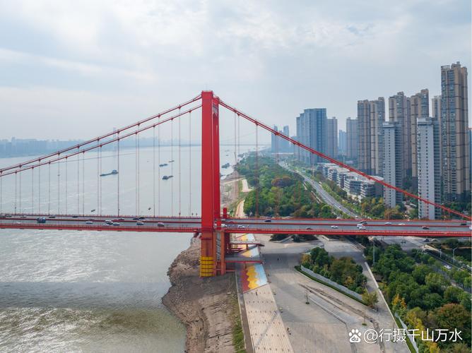 鹦鹉洲大桥限号吗(鹦鹉洲大桥可以走自行车吗)-第1张图片 鹦鹉洲大桥限号吗(鹦鹉洲大桥可以走自行车吗)-第1张图片
